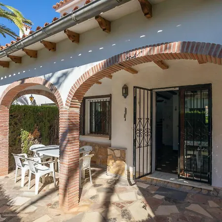 La Casa De La Playa. Piscina, Wifi Y Terraza. Будинок відпочинку