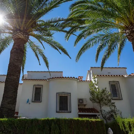 Будинок відпочинку La Casa De La Playa. Piscina, Wifi Y Terraza. *