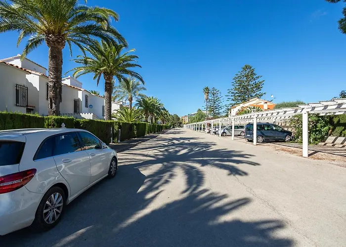 La Casa De La Playa. Piscina, Wifi Y Terraza. Holiday home Denia